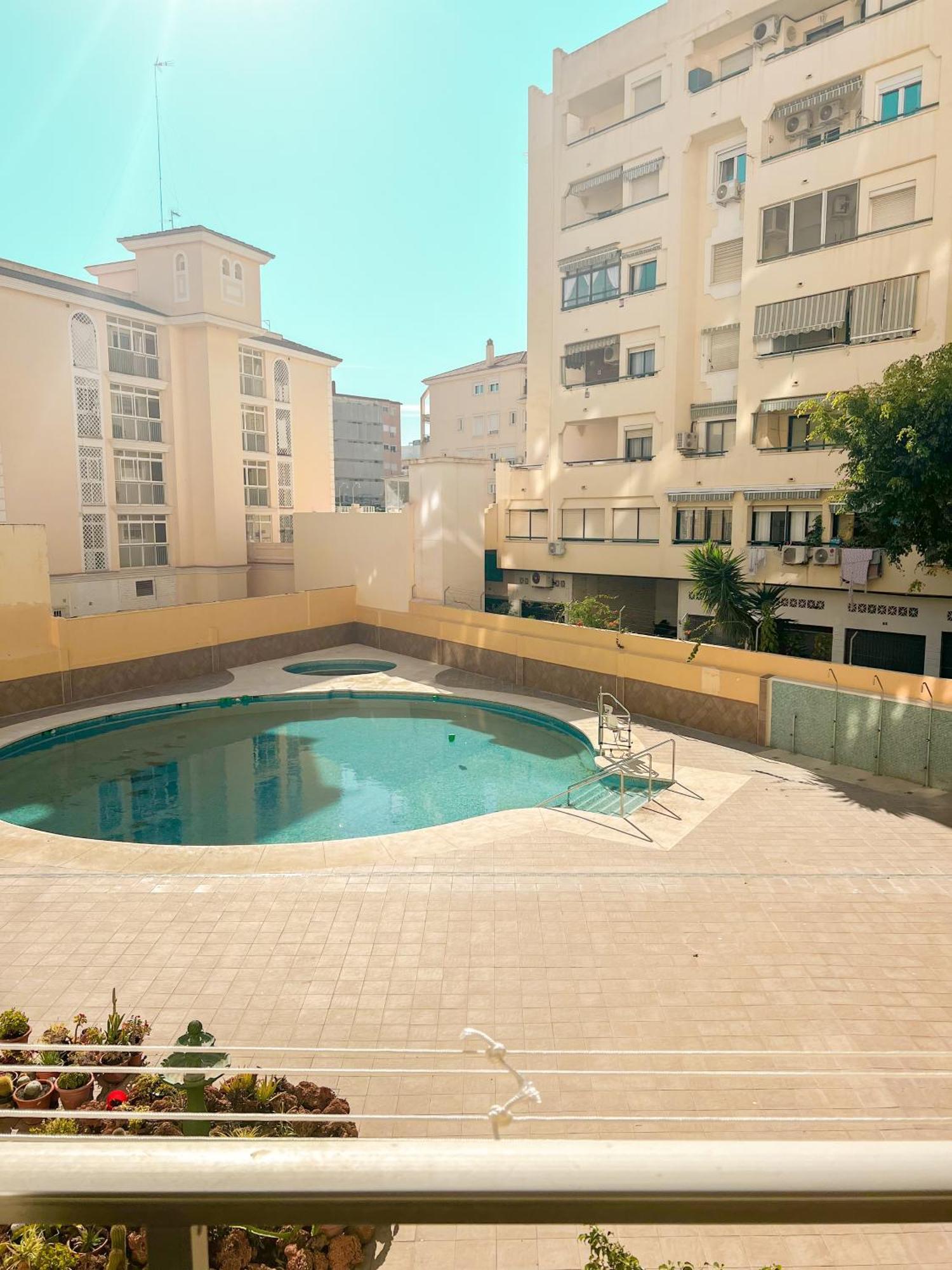 Cozy And Bright Flat With Pool Leilighet Torremolinos Eksteriør bilde
