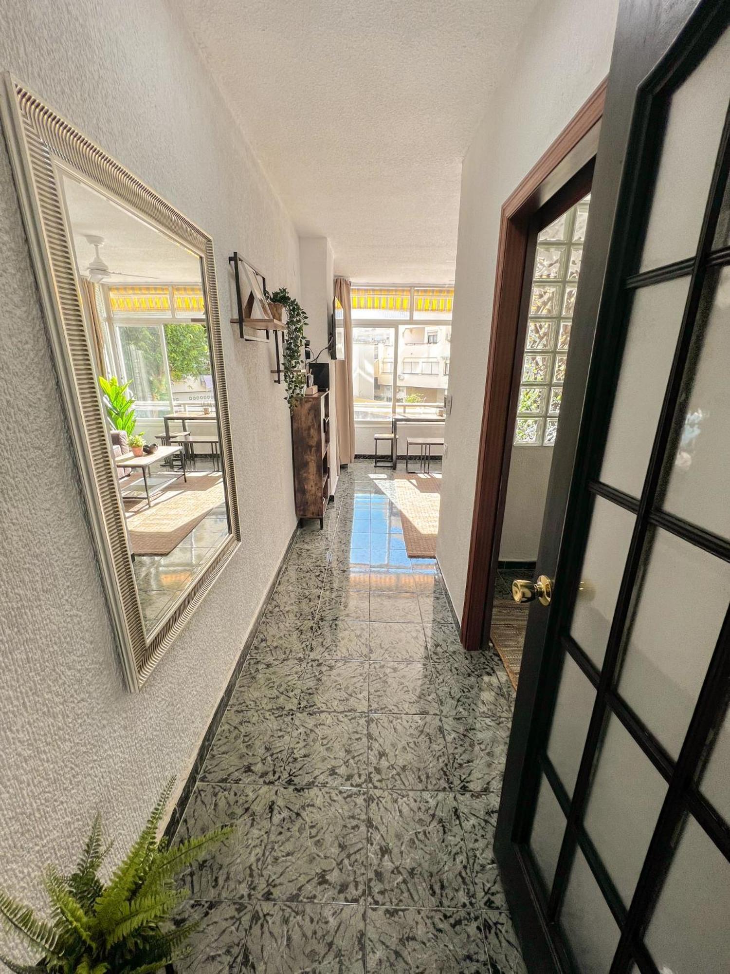 Cozy And Bright Flat With Pool Leilighet Torremolinos Eksteriør bilde
