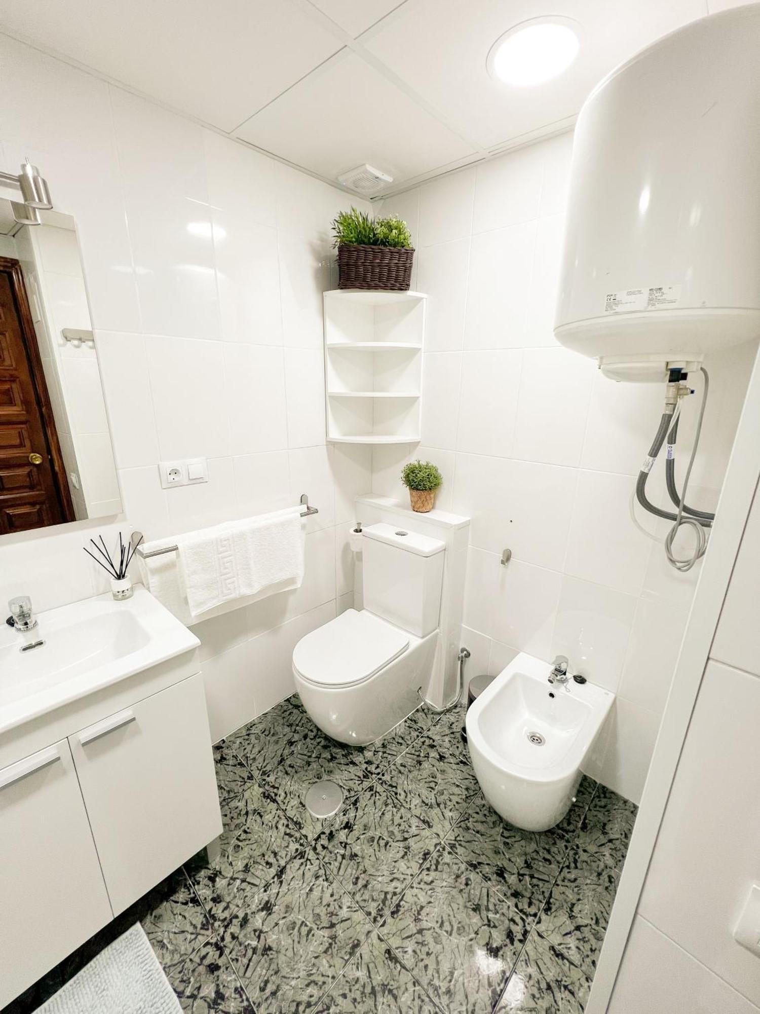 Cozy And Bright Flat With Pool Leilighet Torremolinos Eksteriør bilde