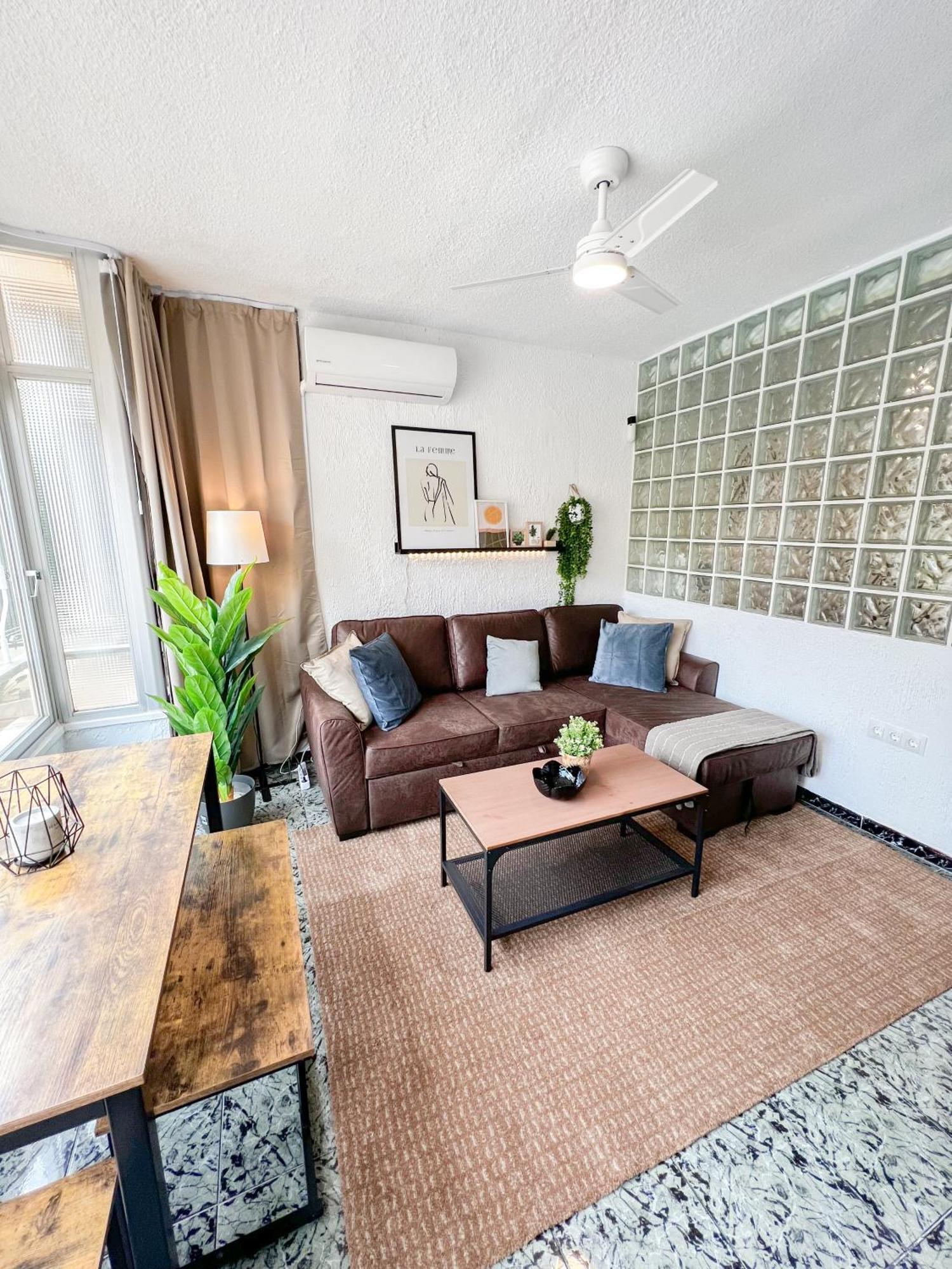 Cozy And Bright Flat With Pool Leilighet Torremolinos Eksteriør bilde