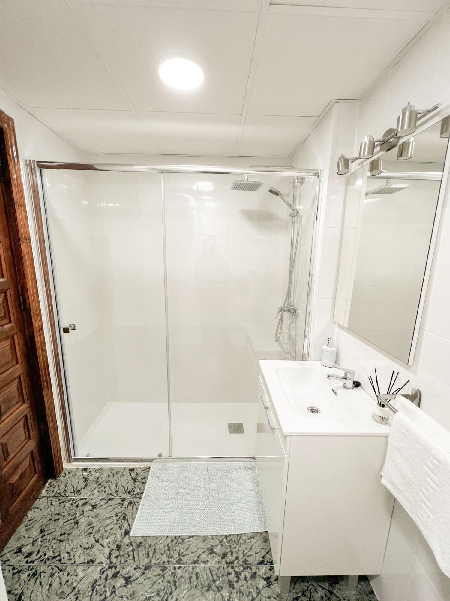 Cozy And Bright Flat With Pool Leilighet Torremolinos Eksteriør bilde