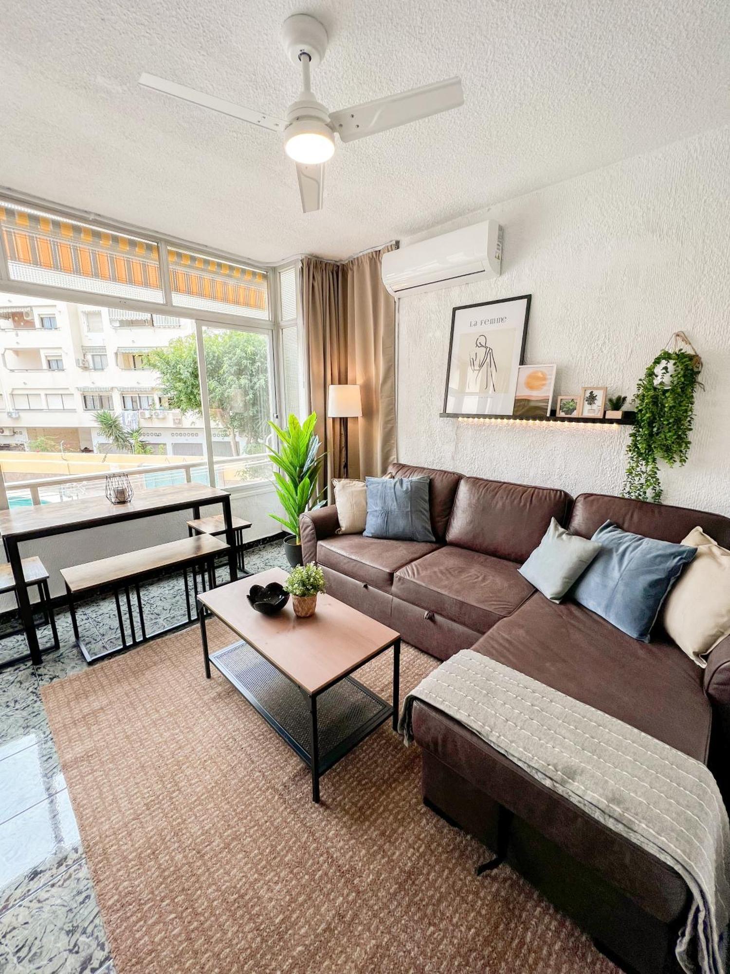 Cozy And Bright Flat With Pool Leilighet Torremolinos Eksteriør bilde