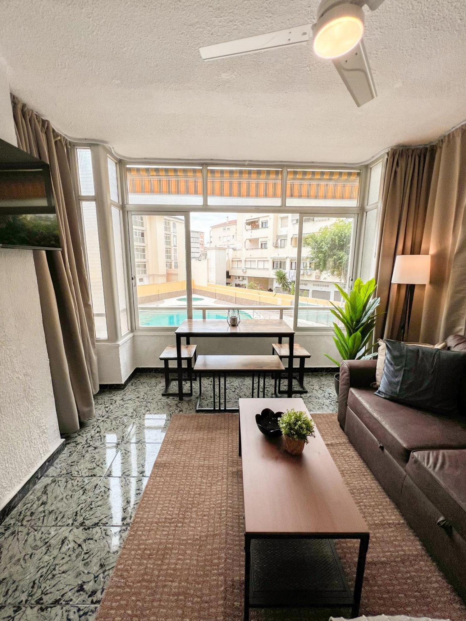 Cozy And Bright Flat With Pool Leilighet Torremolinos Eksteriør bilde
